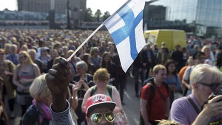 Φινλανδία: Χιλιάδες διαδηλώνουν στο Ελσίνκι κατά των περικοπών στα επιδόματα ανεργίας Φινλανδία: Χιλιάδες διαδηλώνουν στο Ελσίνκι κατά των περικοπών στα επιδόματα ανεργίας