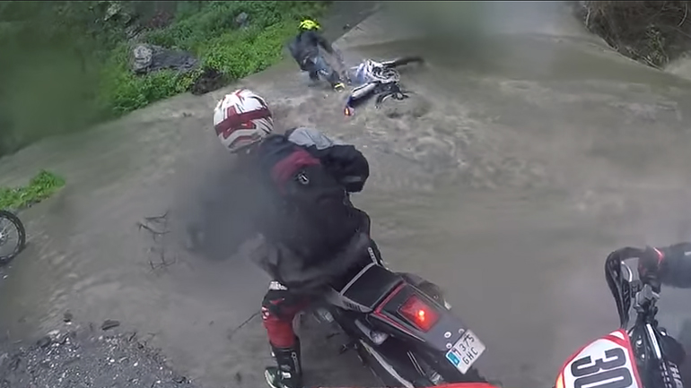 Να το πάρει το ποτάμι αυτό το WR250;