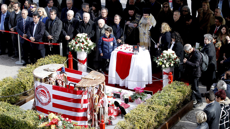 Πλήθος κόσμου στο μνημόσυνο της «Θύρας 7»