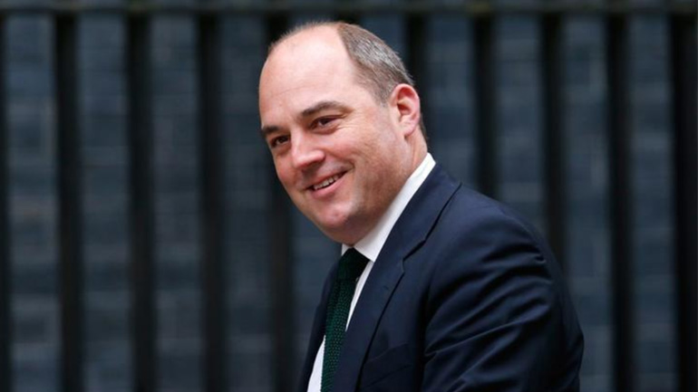 Βρετανία: Η κυβέρνηση δεσμεύεται να πατάξει τους διεφθαρμένους ολιγάρχες