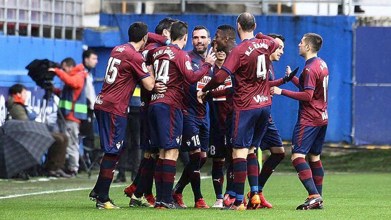 Η Εϊμπάρ συνέτριψε τη Σεβίλλη