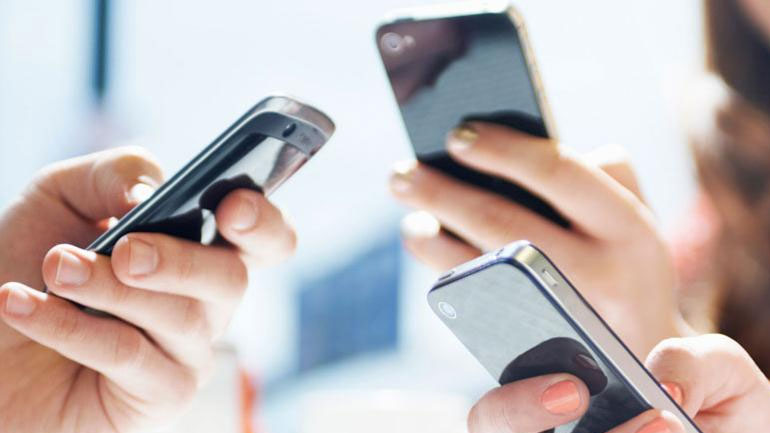 Πτώση 9% στις παγκόσμιες πωλήσεις «έξυπνων» κινητών τηλεφώνων κατά το τέταρτο τρίμηνο του 2017