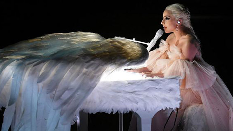 Η Lady Gaga ακυρώνει τις συναυλίες της λόγω ισχυρών πόνων!