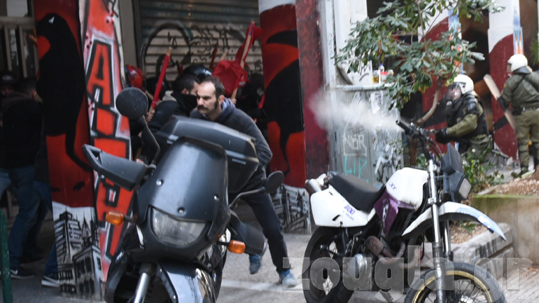 ΑΝΤΑΡΣΥΑ: Καταγγέλλει την επίθεση των ΜΑΤ στα γραφεία του ΝΑΡ