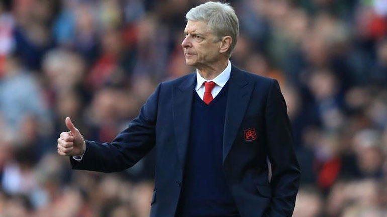 Εγκώμια Βενγκέρ για τους Ομπαμεγιάνγκ και Μχιταριάν