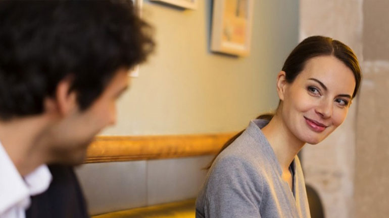 Υπάρχει πραγματικά ο έρωτας με την πρώτη ματιά; Τι λένε οι ψυχολόγοι