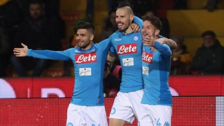 Σταθερά πρώτη η Νάπολι, 2-0 τη Μπενεβέντο