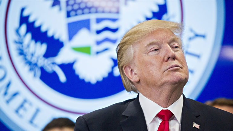 Οι δικηγόροι του προέδρου Τραμπ θέλουν να αρνηθεί να καταθέσει ενώπιον του ειδικού εισαγγελέα