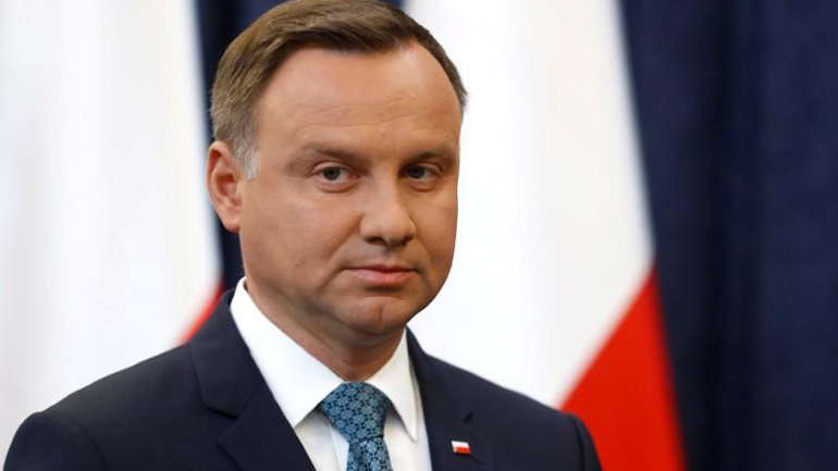 Πολωνία: Ο πρόεδρος Ντούντα θα υπογράψει τον αμφιλεγόμενο νόμο για το Ολοκαύτωμα