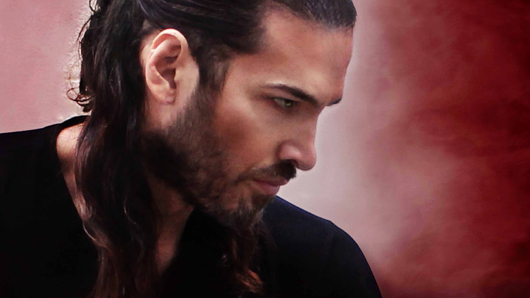 «Η Σονάτα του Σεληνόφωτος (Venceremos)» από το Παρίσι στην Αθήνα