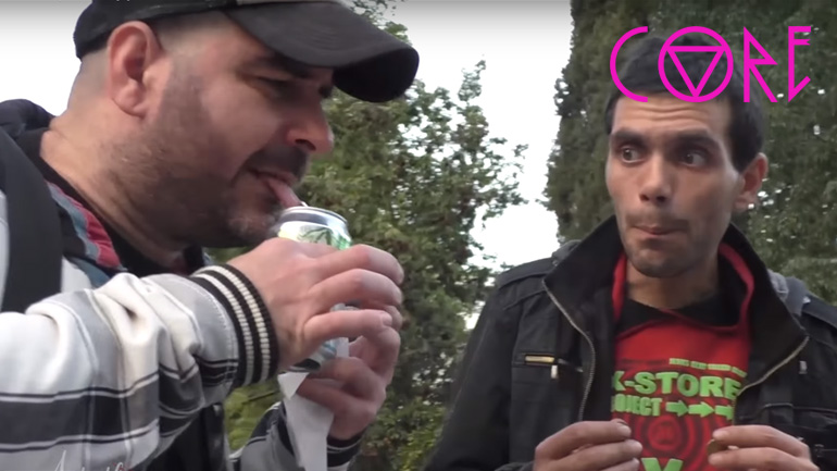 Astathios: Σκουλαρίκι στη γλώσσα!