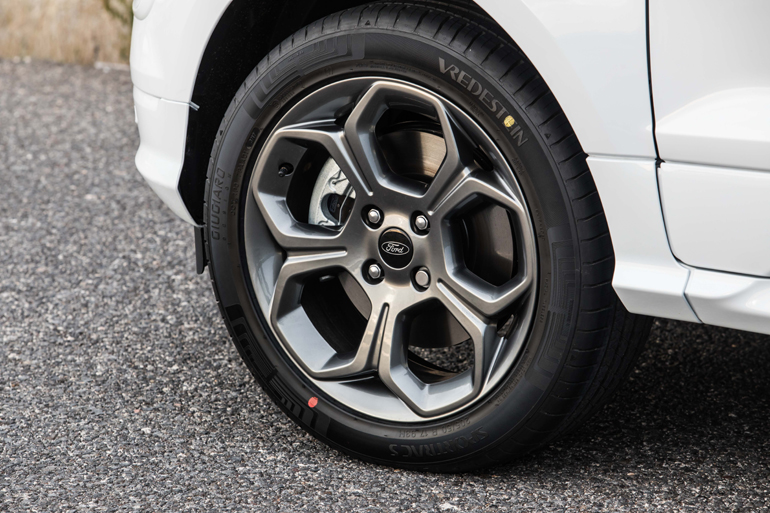 Οι ζάντες αλουμινίου έχουν σπορ σχεδίαση