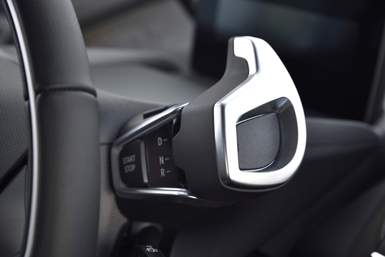 Αυτός είναι ο λεβιές στο αυτόματο κιβώτιο ταχυτήτων