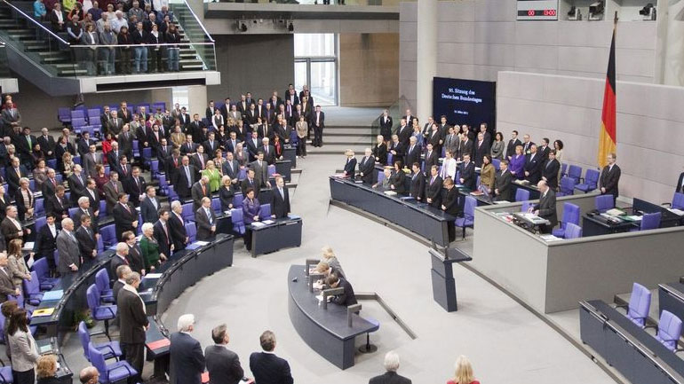 Γερμανία: Συμφωνία CDU – CSU – SPD για μεγάλο συνασπισμό