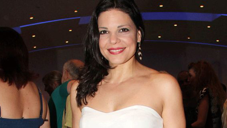 Η Μαρίνα Ασλάνογλου ποζάρει με τη φουσκωμένη της κοιλίτσα λίγο πριν τον ερχομό του μωρού της!