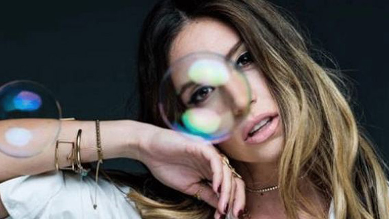 H Αθηνά Οικονομάκου αποκάλυψε το φύλο του μωρού της!