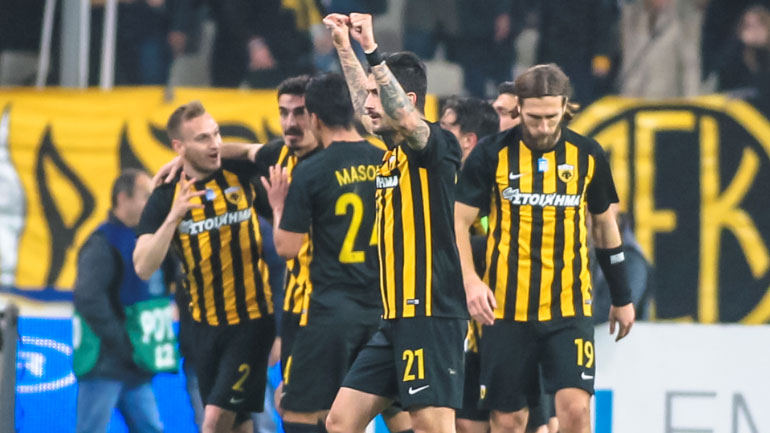 Ξέφρενοι οι πανηγυρισμοί των γηπεδούχων