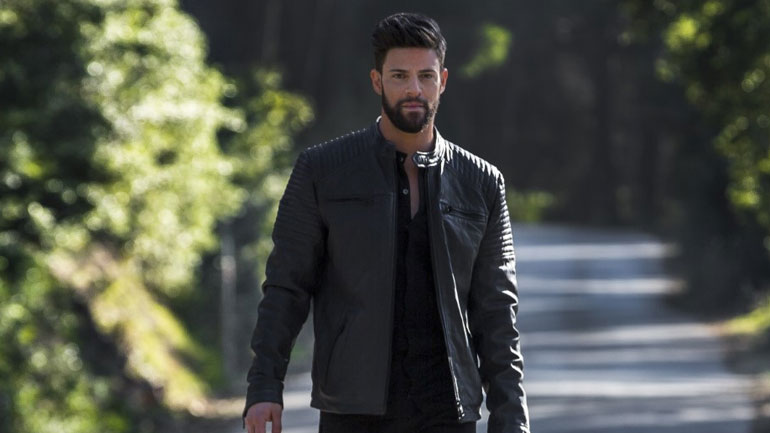 Κυκλοφόρησε η νέα επιτυχία του Άγγελου Δάνου με τίτλο «Στην Καρδιά φτερά»