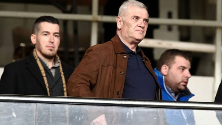 Μελισσανίδης στους παίκτες: «Παίξτε για τη φανέλα. 20 χρόνια σας κλέβουν τον ιδρώτα»