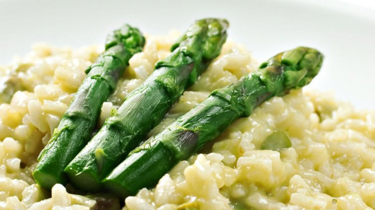 Ριζότο με σπαράγγια και μπρόκολο