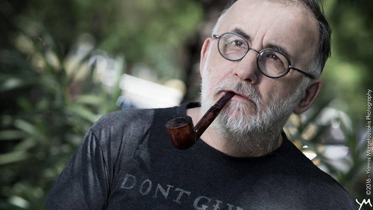 Για δύο βραδιές ο Θάνος Μικρούτσικος στον Βύρωνα