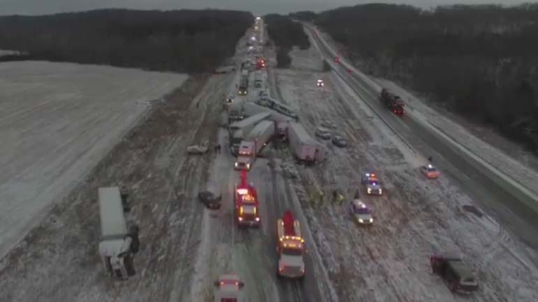 Απίστευτη καραμπόλα 100 αυτοκινήτων