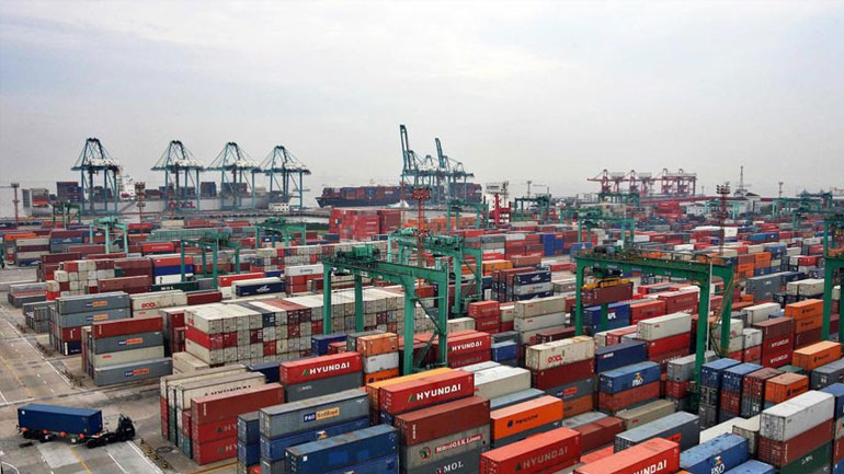 Κίνα: Αύξηση 6% κατέγραψαν οι εξαγωγές τον Ιανουάριο