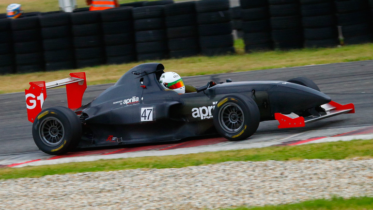 Ένα μονοθέσιο με καρδιά… Aprilia