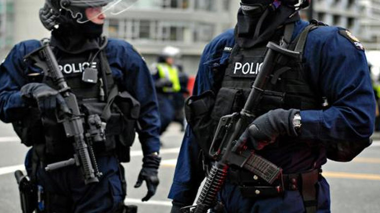 Χειροπέδες σε τρεις άνδρες που κρατούσαν ως δούλους 200 μετανάστες σε ανθοκομείο στην Κορνουάλη