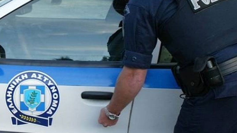 Μενίδι: Ρομά επιτέθηκαν σε αστυνομικό με πολιτικά και του άρπαξαν το όπλο