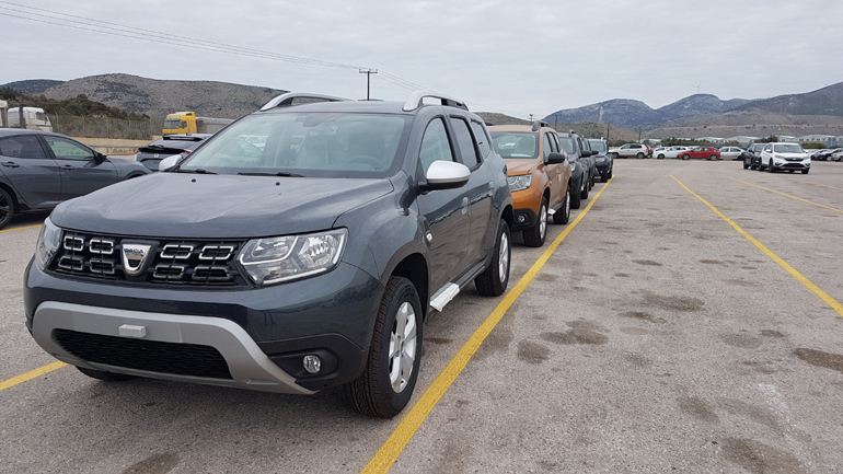 Το ανθρακί είναι έενα χρώμα που σίγουρα θα επιλέξει πολύς κόσμος