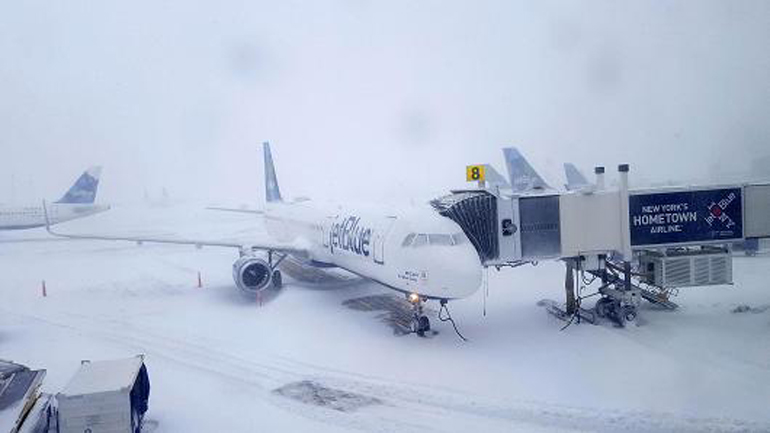 ΗΠΑ: Χιονοθύελλα προκαλεί προβλήματα στις συγκοινωνίες