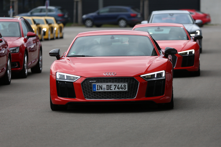 Το Audi R8 μπορείς να το οδηγήσεις στην Ελλάδα...