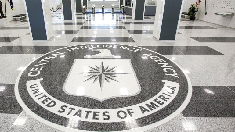 Η CIA διαψεύδει ότι έδωσε 100.000 δολάρια σε Ρώσο που αποκάλυπτε στοιχεία για τον Τραμπ