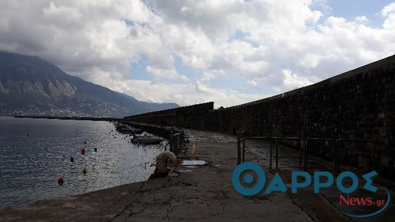 Καλαμάτα: Άνδρας έπεσε από τoν μόλο του λιμανιού