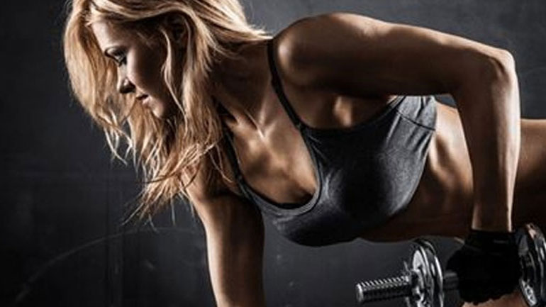 Γιατί δεν πρέπει να παραλείψεις τα βάρη από τη γυμναστική σου;