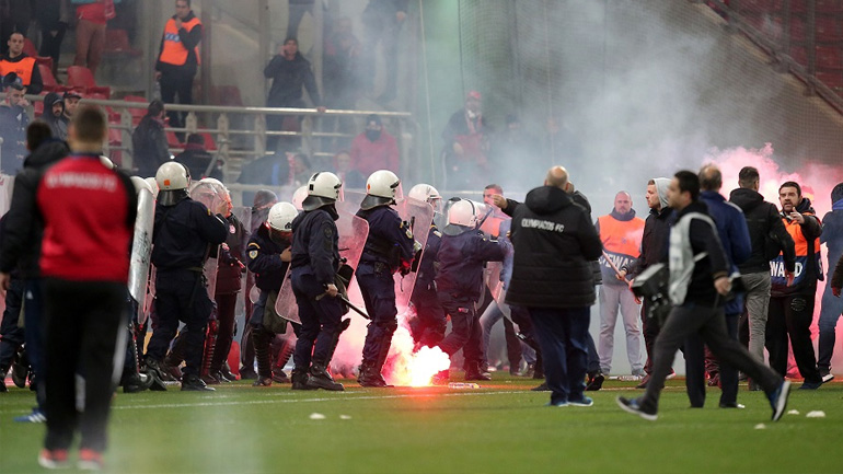 Αφαίρεση τριών βαθμών και δύο αγωνιστικές κεκλεισμένων στον Ολυμπιακό!