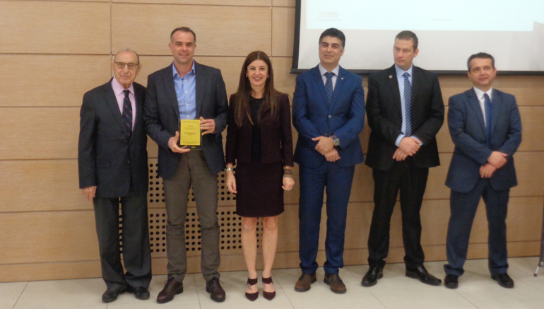 Στελέχη της εταιρείας βράβευσαν του διακριθένετες του 2017
