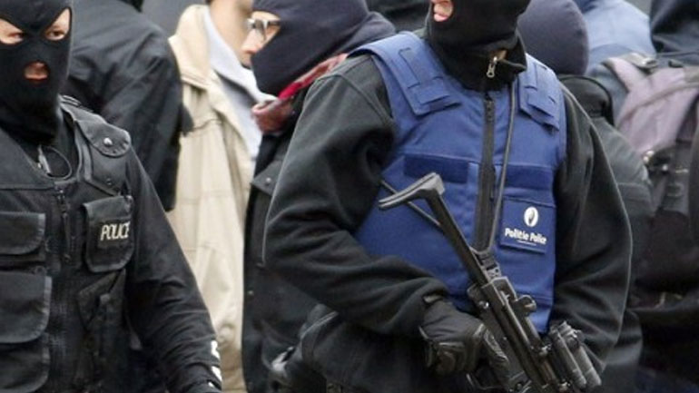 Αντιδράσεις για την εισβολή της βελγικής αστυνομίας σε χώρο φιλοξενίας προσφύγων καλλιτεχνών