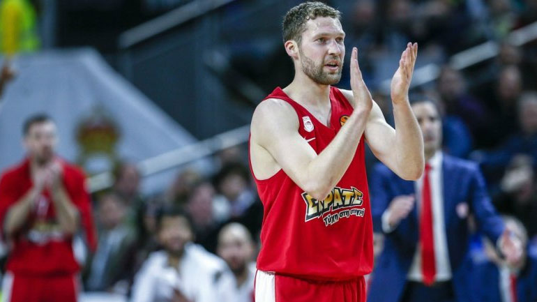 Η FIBA δικαίωσε τον Στρέλνιεκς στη διαμάχη με τη Μπουντιβέλνικ