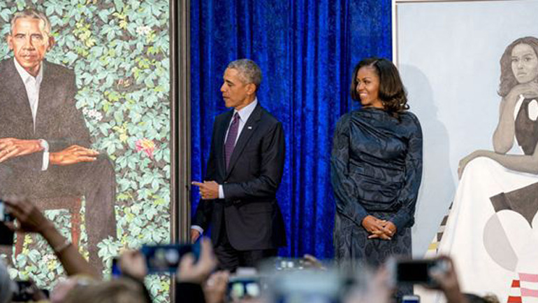 Στη δημοσιότητα τα επίσημα πορτραίτα του Barack και της Michelle Obama