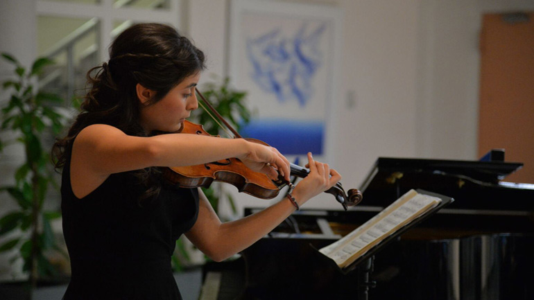 Ρεσιτάλ βιολιού της Ελεάννας Στράτου στην Ελληνογερμανική Αγωγή