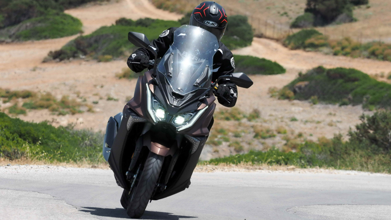 Kymco AK550: Ο άξιος αντίπαλος Kymco AK550: Ο άξιος αντίπαλος