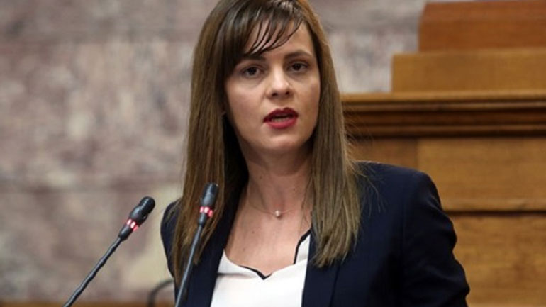 Στην Πορτογαλία η Έφη Αχτσιόγλου