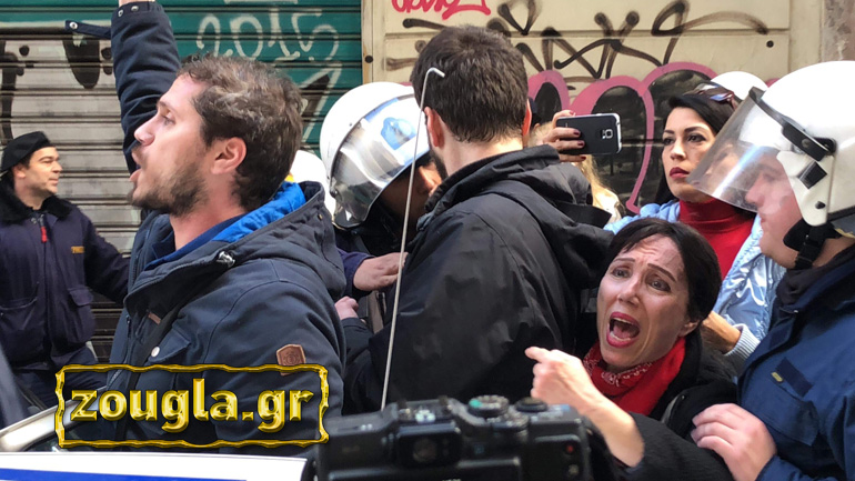 Συλλήψεις μελών του «Δεν Πληρώνω» έπειτα από παρέμβαση σε συμβολαιογραφείο Συλλήψεις μελών του «Δεν Πληρώνω» έπειτα από παρέμβαση σε συμβολαιογραφείο