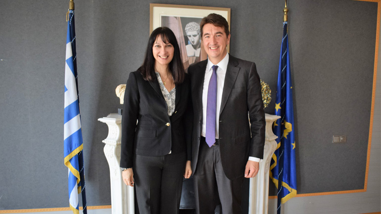 Συνάντηση της υπ. Τουρισμού Έλενας Κουντουρά με τον πρέσβη της Σερβίας