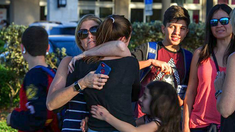 Το Χόλιγουντ αντιδρά μετά τους πυροβολισμούς σε σχολείο στη Φλόριντα