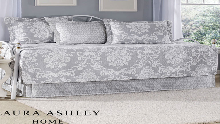 Υποχώρησαν τα προ φόρων κέρδη της Laura Ashley