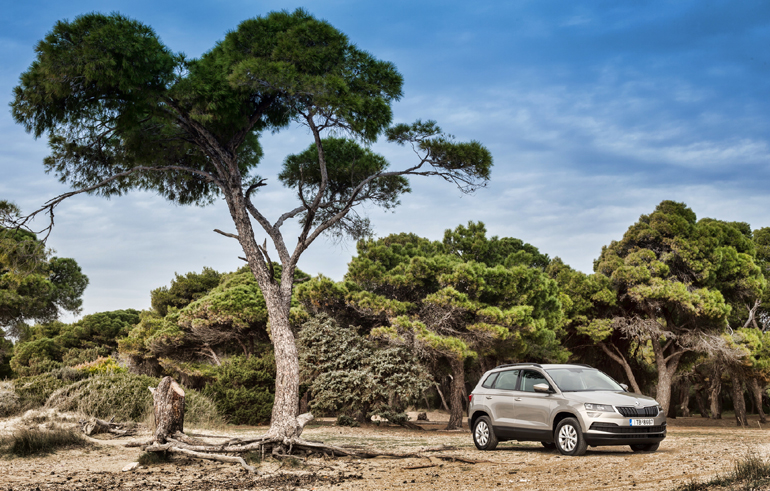 Το Skoda Karoq είναι ένα όχημα που μπορεί να σε ταξιδέψει σε μέρη που δεν είχες σκεφτεί...