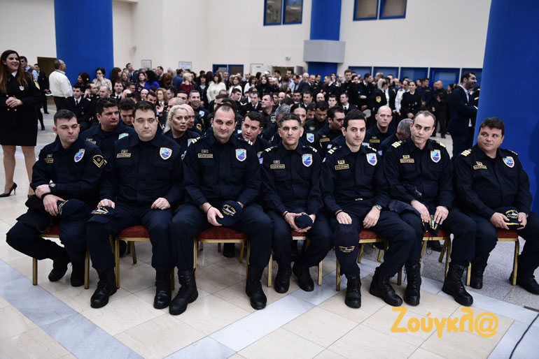 Το πλήρωμα του Περιπολικού Ανοιχτής Θαλάσσης (ΠΑΘ 090) του Λιμενικού Σώματος, «Γαύδος»